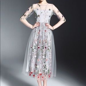 Metisu Dress Gray Floral Embroidery Sheer Midi Sm